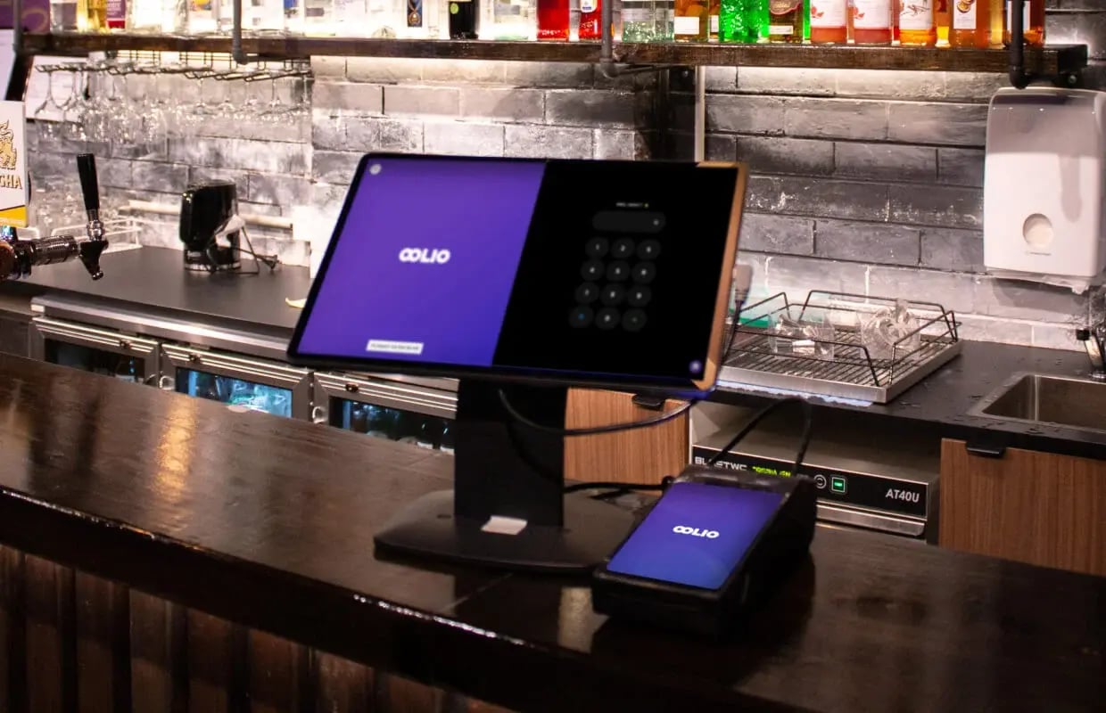 Oolio POS and payments on the bar
