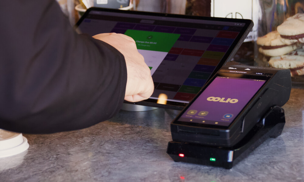 Putting through a payment using Oolio POS and payments in a cafe